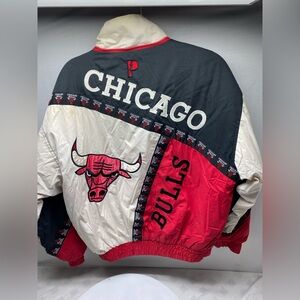 VTG 90s NBA CHICAGO BULLS PRO PLAYER HOODED PUFFER JACKET TAPE DESIGN SIZE M